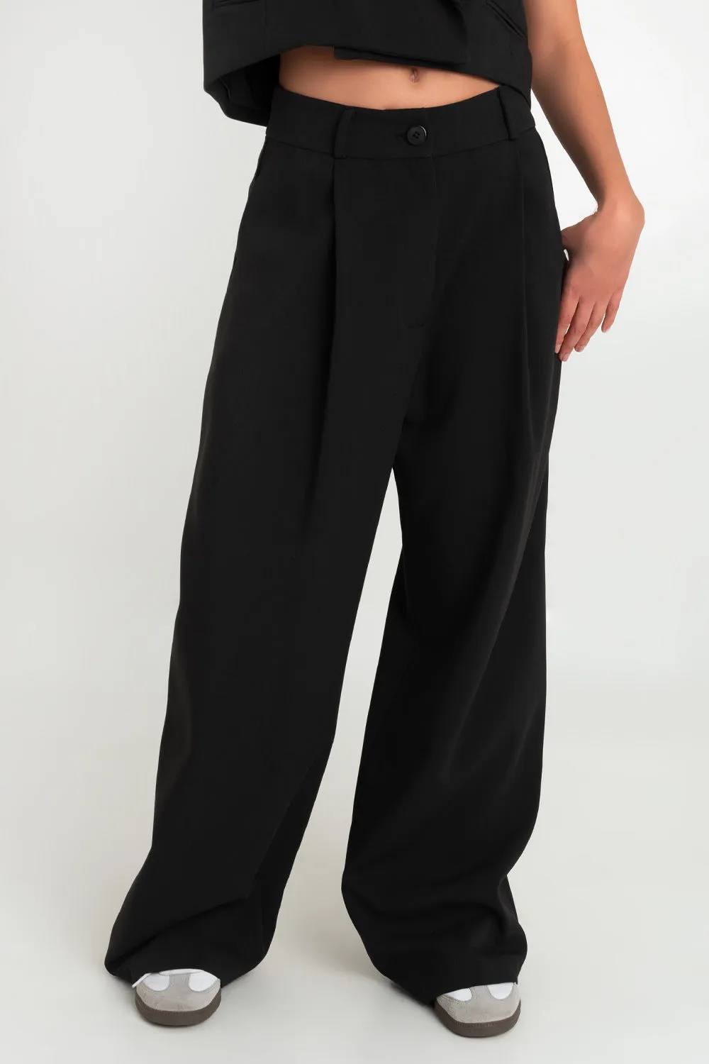 Pantalón de fit wide leg cintura media con pinzas