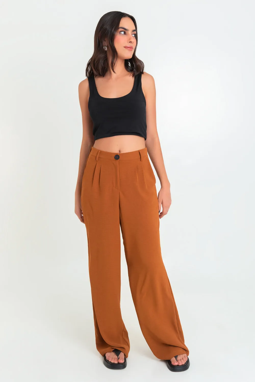 Pantalón fluido fit wide leg con pinzas