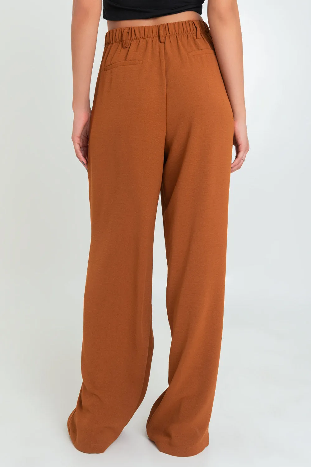 Pantalón fluido fit wide leg con pinzas