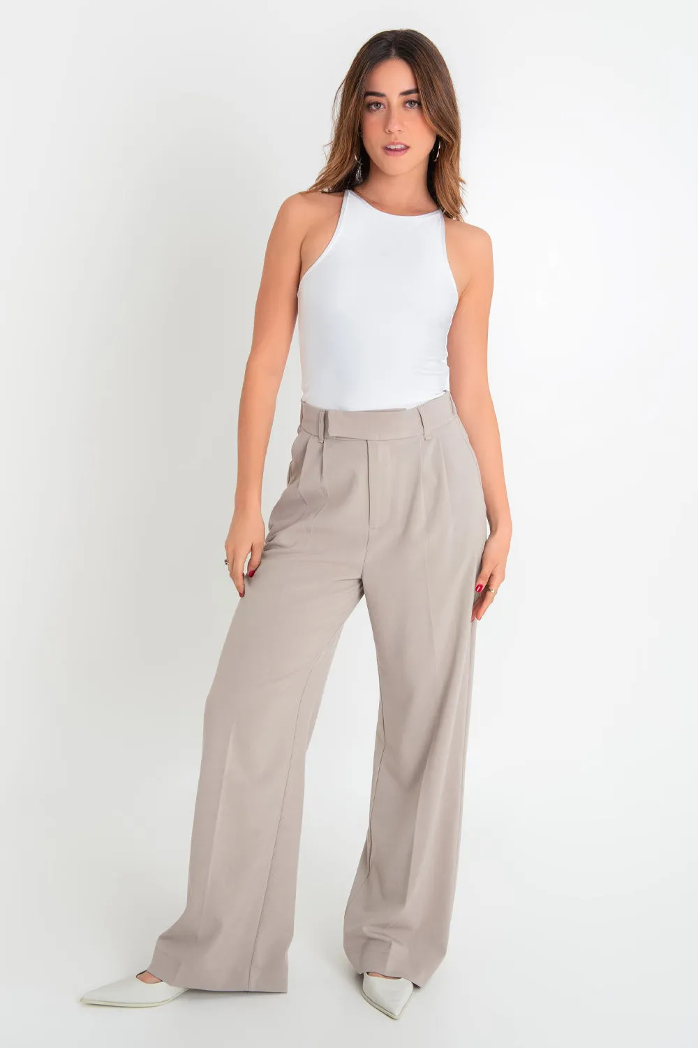 Pantalón wide leg de cintura alta con pinzas